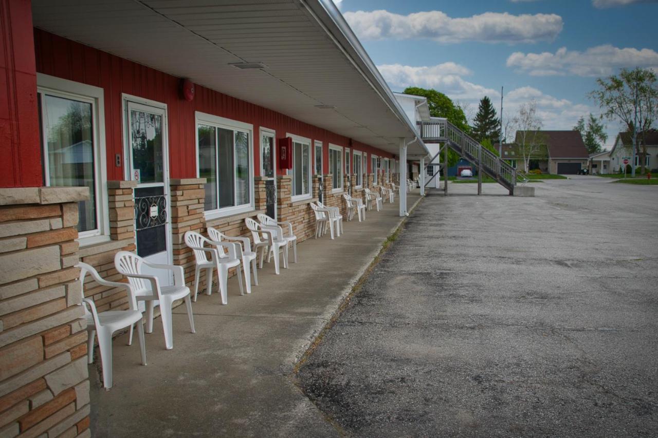 Maple Leaf Inn & Suites Kincardine Exterior foto